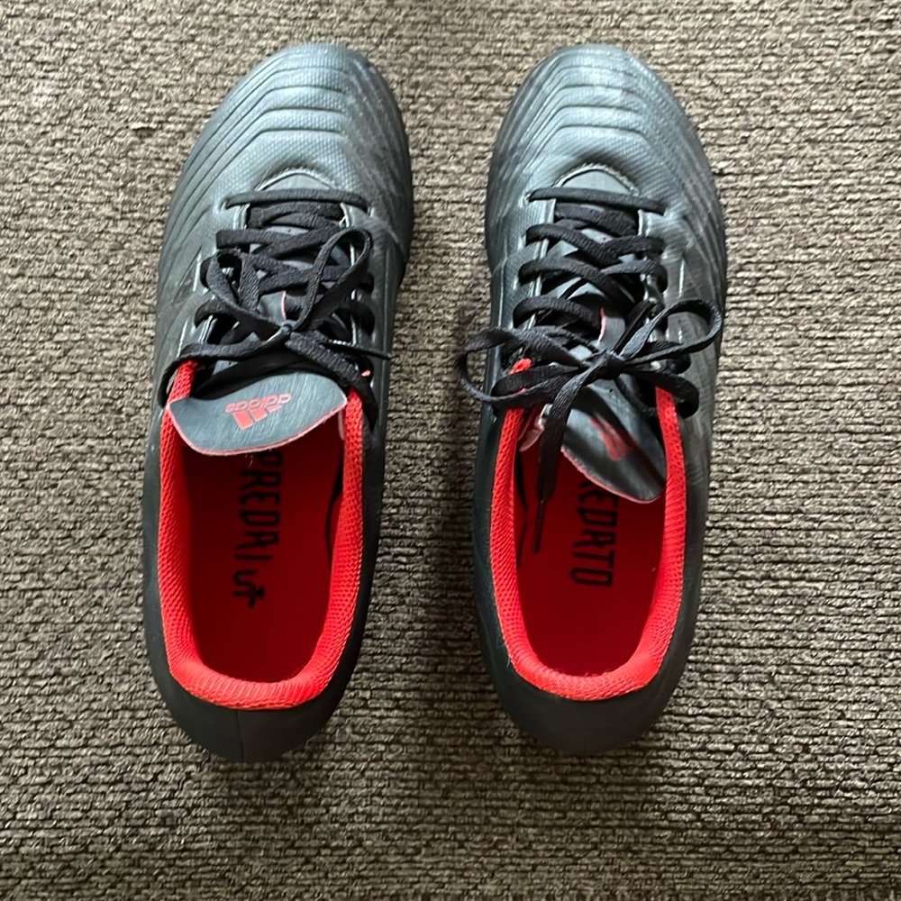 Like new women’s adidas cleats